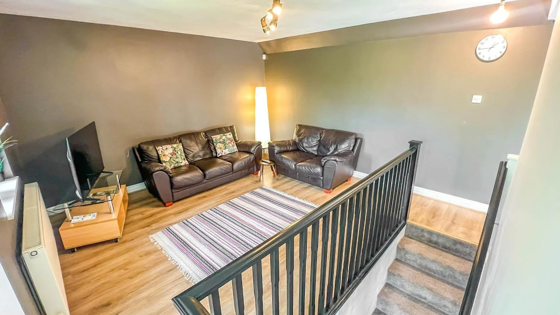 2 Bed - 2 Bath - Duplex Apartment Next To Lbu-Headingley Centre-Ycc Arena-Families-Relocators Meanwood