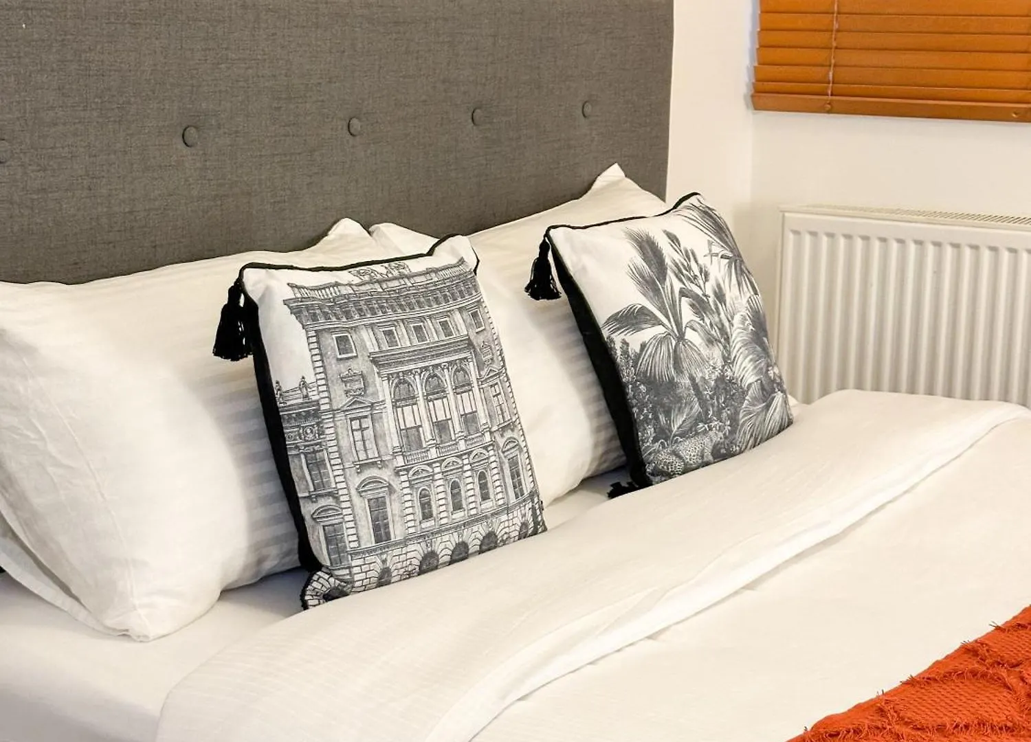 2 Bed - 2 Bath - Duplex Apartment Next To Lbu-Headingley Centre-Ycc Arena-Families-Relocators Meanwood United Kingdom