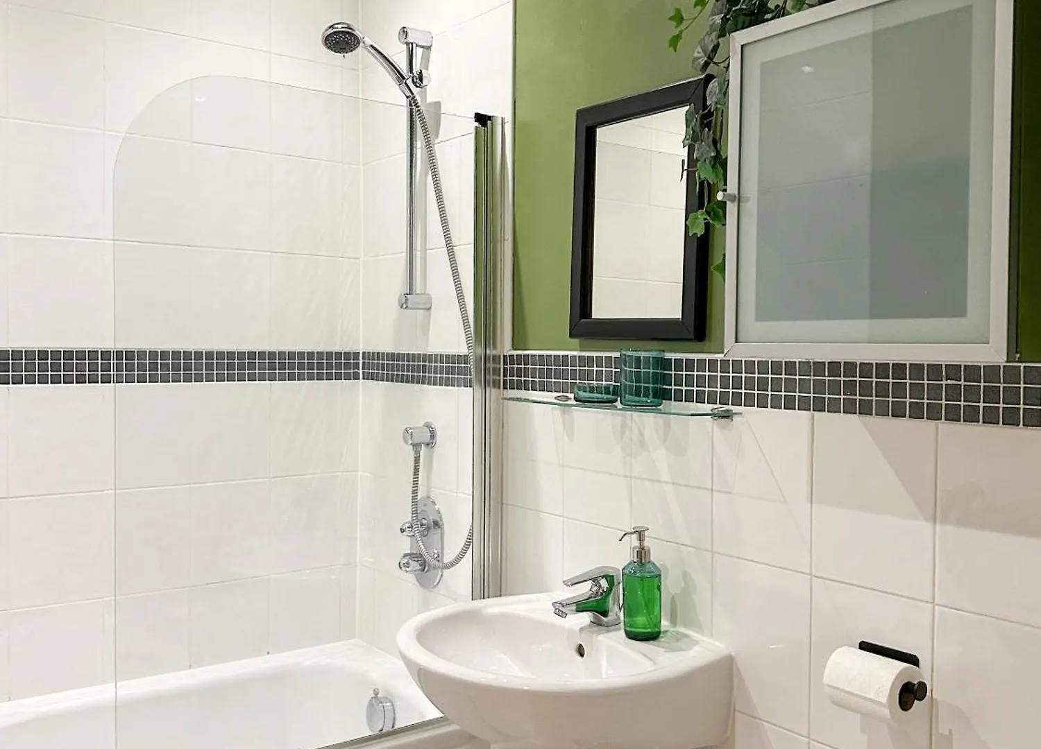 2 Bed - 2 Bath - Duplex Apartment Next To Lbu-Headingley Centre-Ycc Arena-Families-Relocators Meanwood