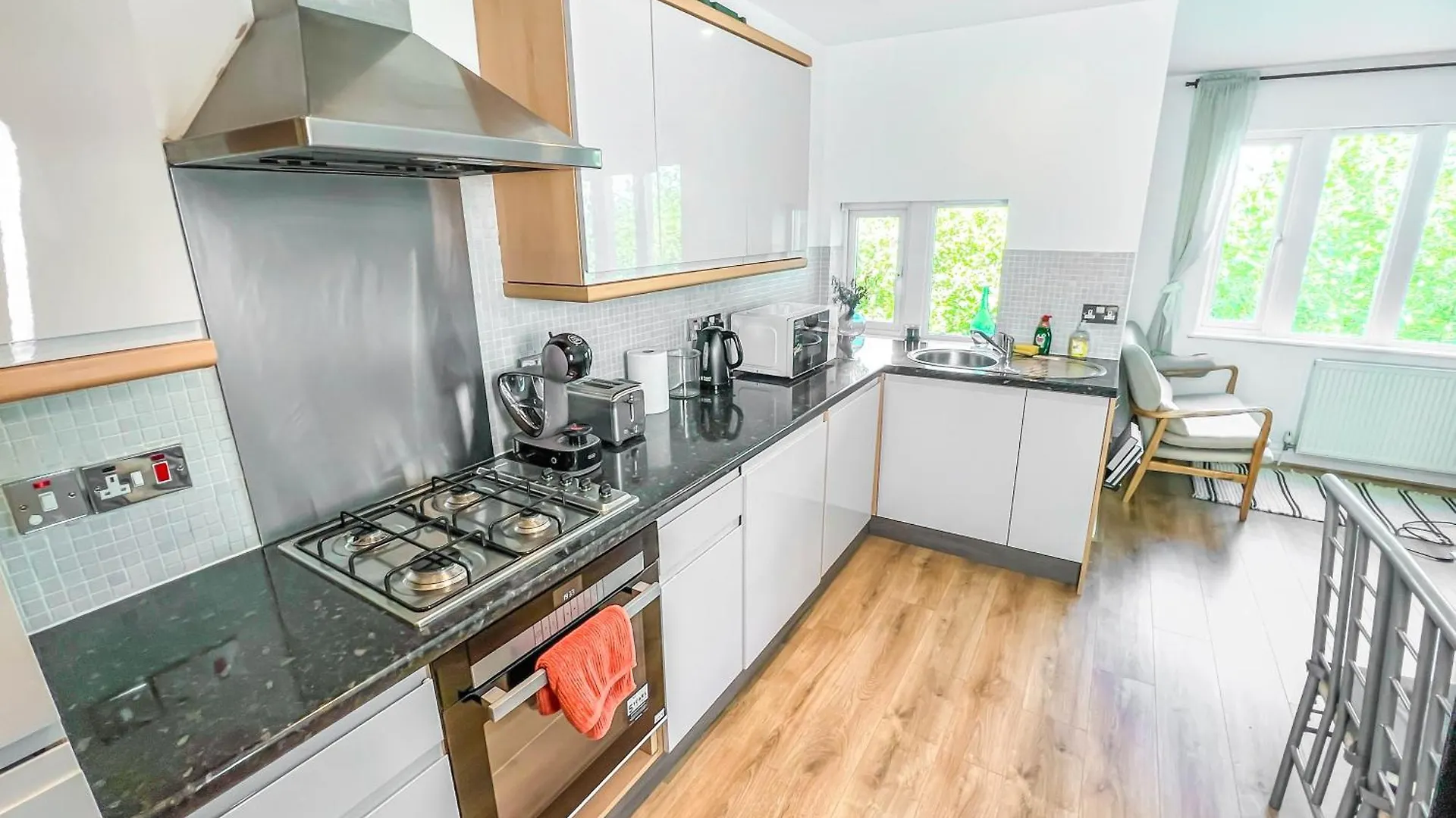 2 Bed - 2 Bath - Duplex Apartment Next To Lbu-Headingley Centre-Ycc Arena-Families-Relocators Meanwood