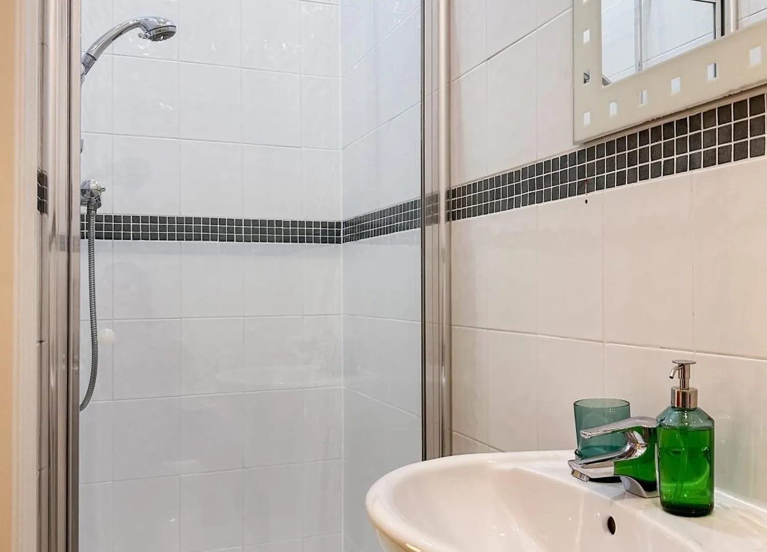 2 Bed - 2 Bath - Duplex Apartment Next To Lbu-Headingley Centre-Ycc Arena-Families-Relocators Meanwood
